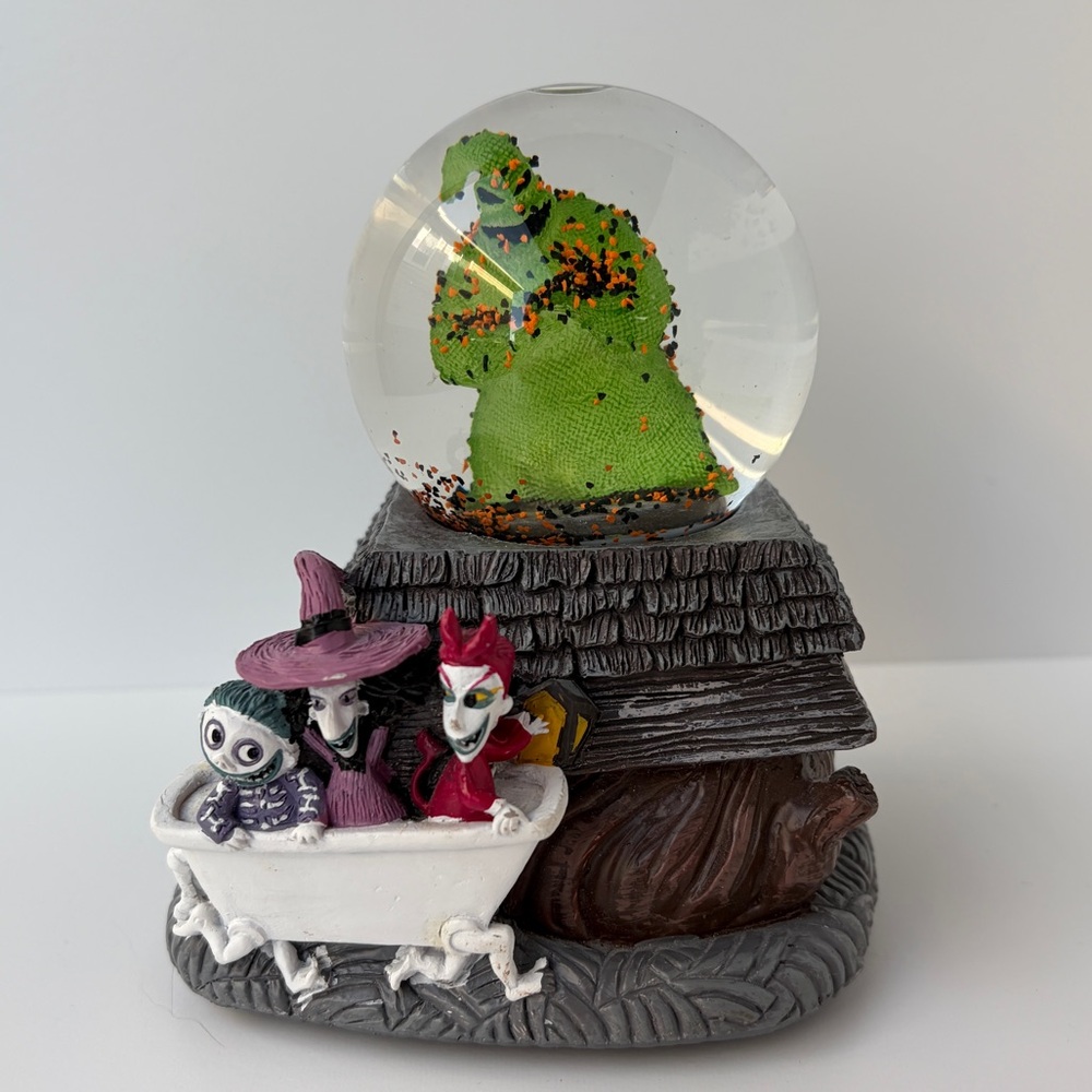 The Nightmare Before Christmas Snow Globe Oogie Boogie Light Up Disney Water‎